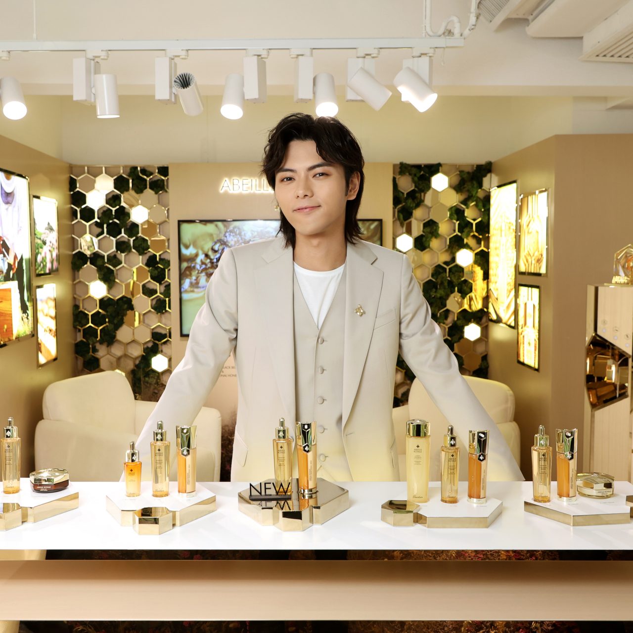 打卡、護膚、喚醒保育意識  Guerlain 193周年請來193聯同男神古天樂 親到銅鑼灣限定店