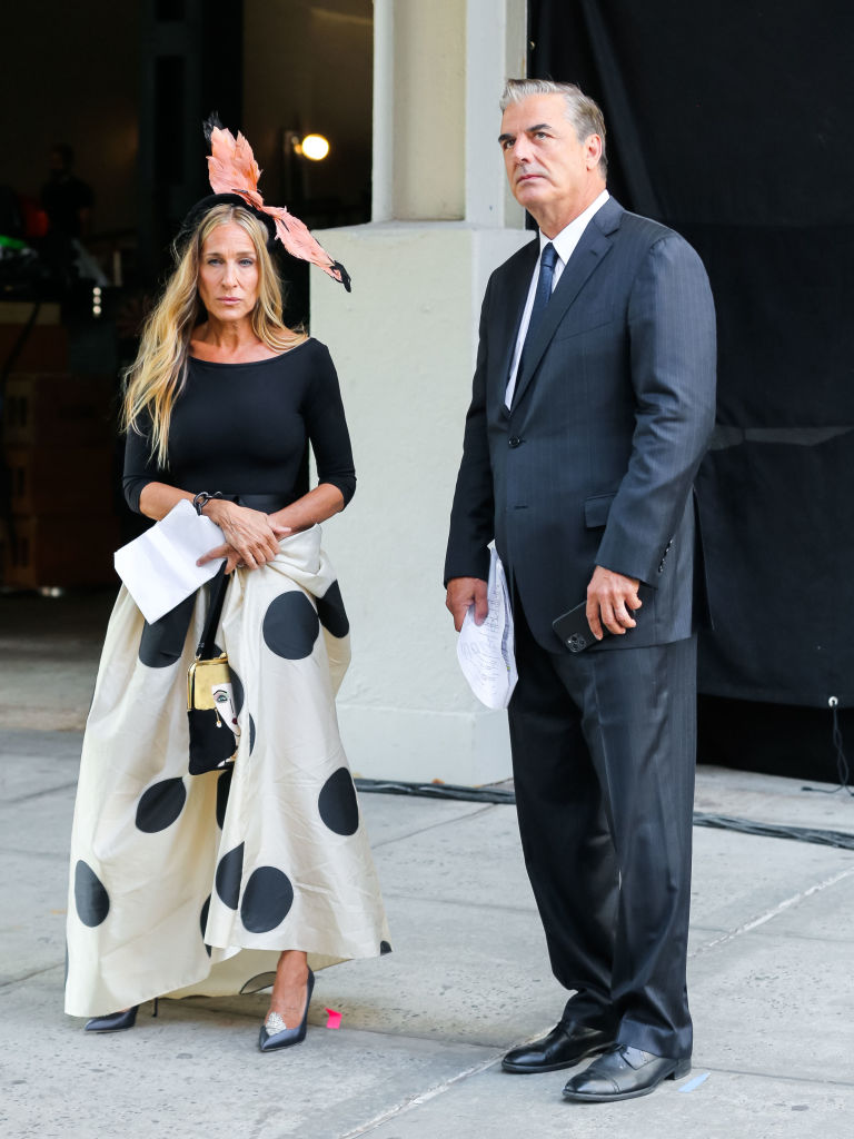 Carrie 與 Mr. Big 再次相遇了！二人首次共同出現在《Sex and the City》續集 《And Just Like That》拍攝現場！