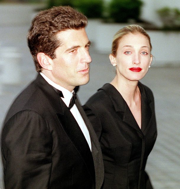 90 年代最燦爛的黃金戀人!John F. Kennedy Jr. 與 Carolyn Bessette 的愛情故事將翻拍成電視劇 《美國愛情故事》