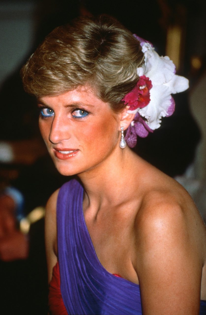 經典藍色眼線代表戴安娜王妃的「叛逆」：利用彩妝抨擊皇室傳統