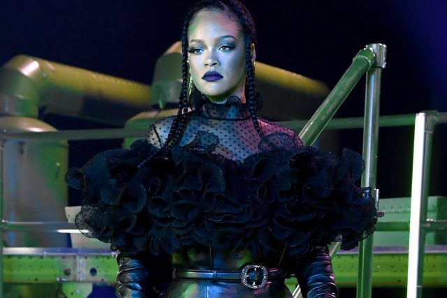 Rihanna 將舉辦第三場Savage X Fenty內衣展!帶來集結模特、明星和表演者的全明星陣容