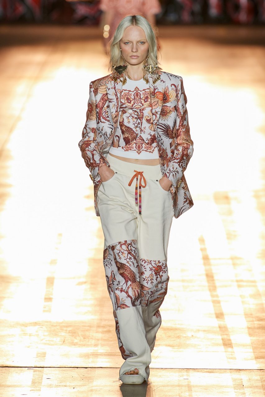 Etro 一場由「正念」而生的的印花盛宴｜Spring / Summer 2022