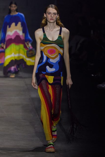 Gabriela Hearst 引證工藝盡在民間:高級面料與手工藝再度結合|Spring Summer 2022