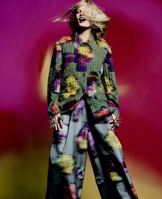 Dries Van Noten 高級訂製手法打造超高飽和度設計,更找來 Rafael Pavarotti 打造天作之合色彩視覺 |Spring/ Summer 2022