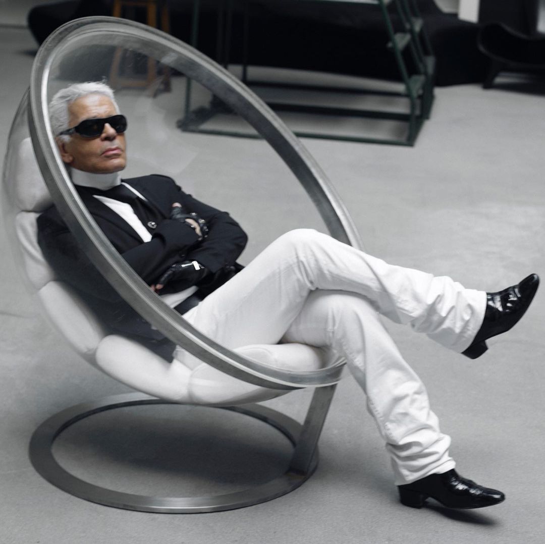 Sotheby’s 拍賣Karl Lagerfeld 收藏品，包括傢具、藝術品、汽車，還有……令人回憶起那個已永別的長白髮身影