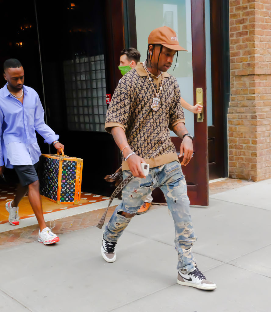 牛仔褲怎麼穿才不俗氣？ 3 個「牛仔褲搭配技巧」展現復古時尚