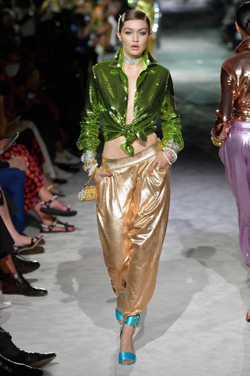 Tom Ford 給自己的情書：以色彩回到最美好的年代 ｜Spring / Summer 2022