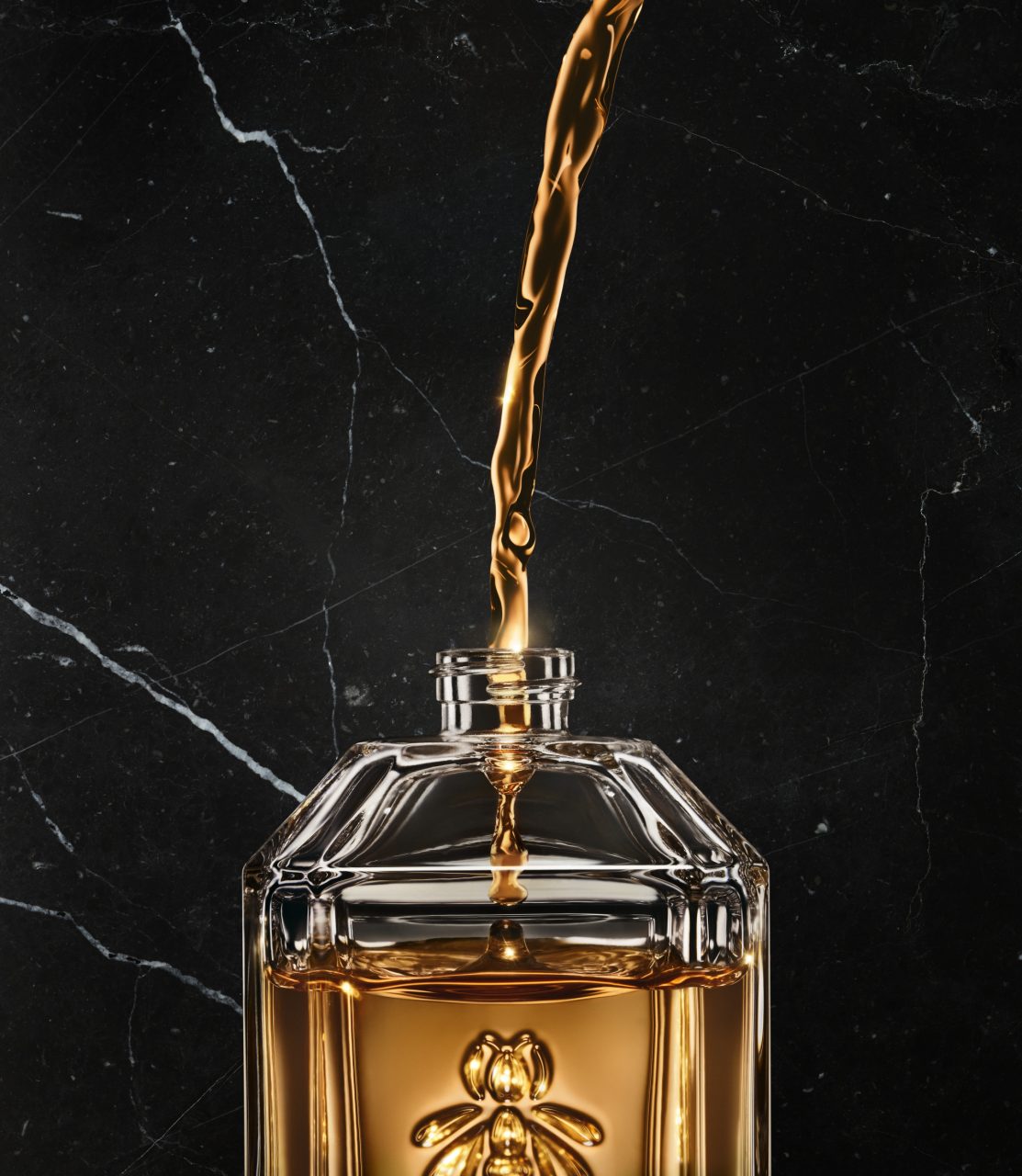 Guerlain L’ART & LA MATIÈRE 由熱情與冷靜的玫瑰香氛引領 漫遊殿堂級藝術沙龍