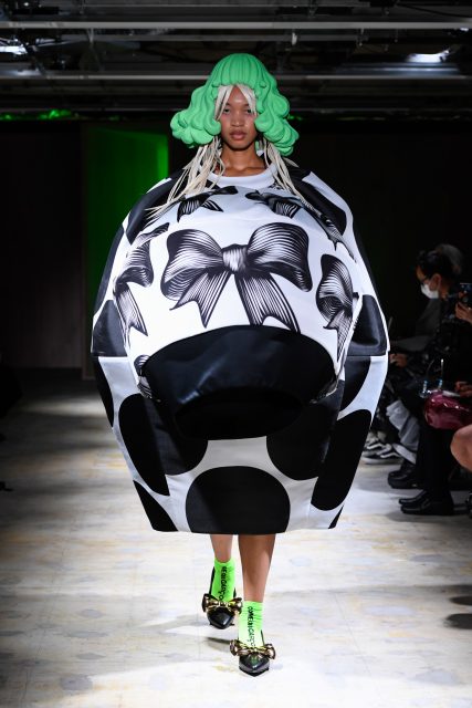 川久保玲當下給予自己的精闢清單,展現富有時尚哲學的 Comme des Garçons 保留前衛的純粹性|Spring/ Summer 2022