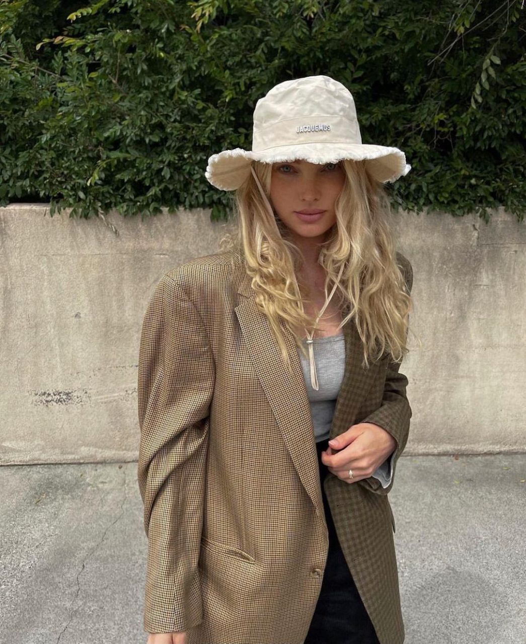 Kendall Jenner、Emily Ratajkowski 及 Elsa Hosk 一致認證的古著店！名模身上大熱的 Oversized 西裝外套全來自這個品牌？