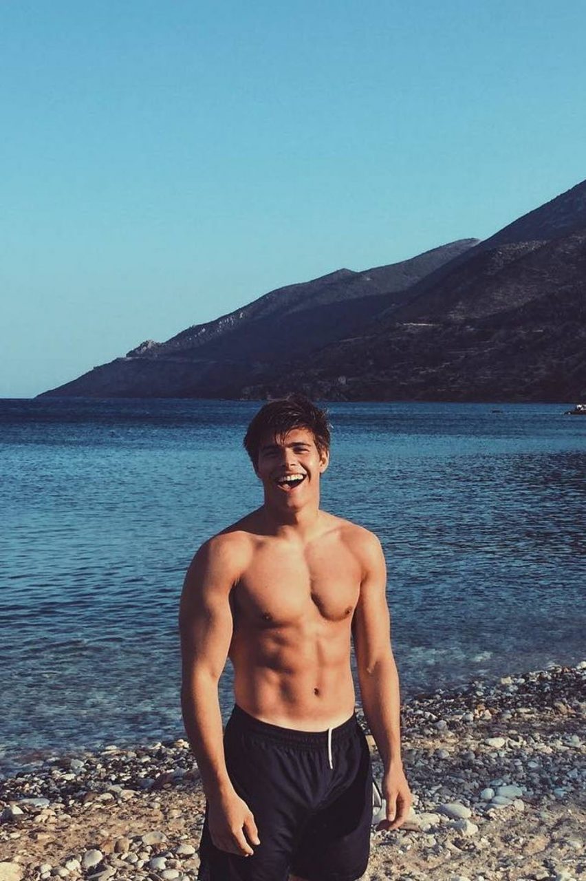 英國王室再出一位陽光猛男？你必需認識瑪嘉烈公主外孫 Arthur Chatto