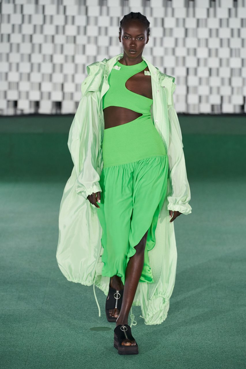將蘑菇變成手袋！Stella McCartney 再度為可持續時裝帶來全新面貌 | Spring/Summer 2022