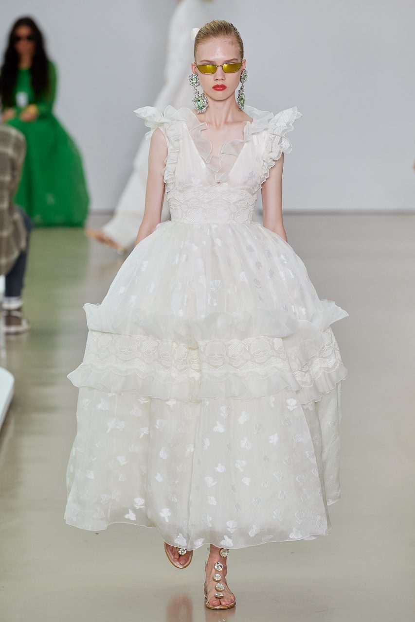Giambattista Valli’s Spring 2022 Lends A Youthful Twist To Classic Romanticism