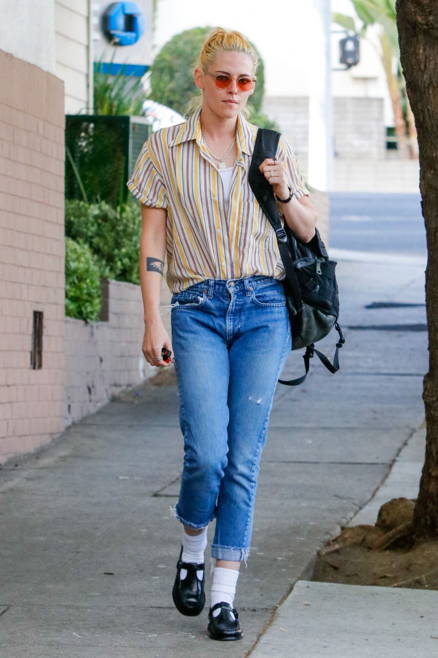 Kristen Stewart 私下中性穿搭比男生更有型！她最離不開的竟是這款單品？