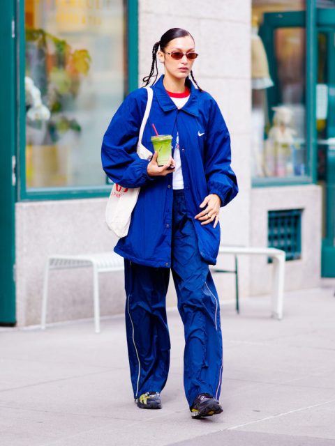 Bella Hadid 愛上了 Y2K Athleisure 風格？近日一連示範四套時尚運動造型