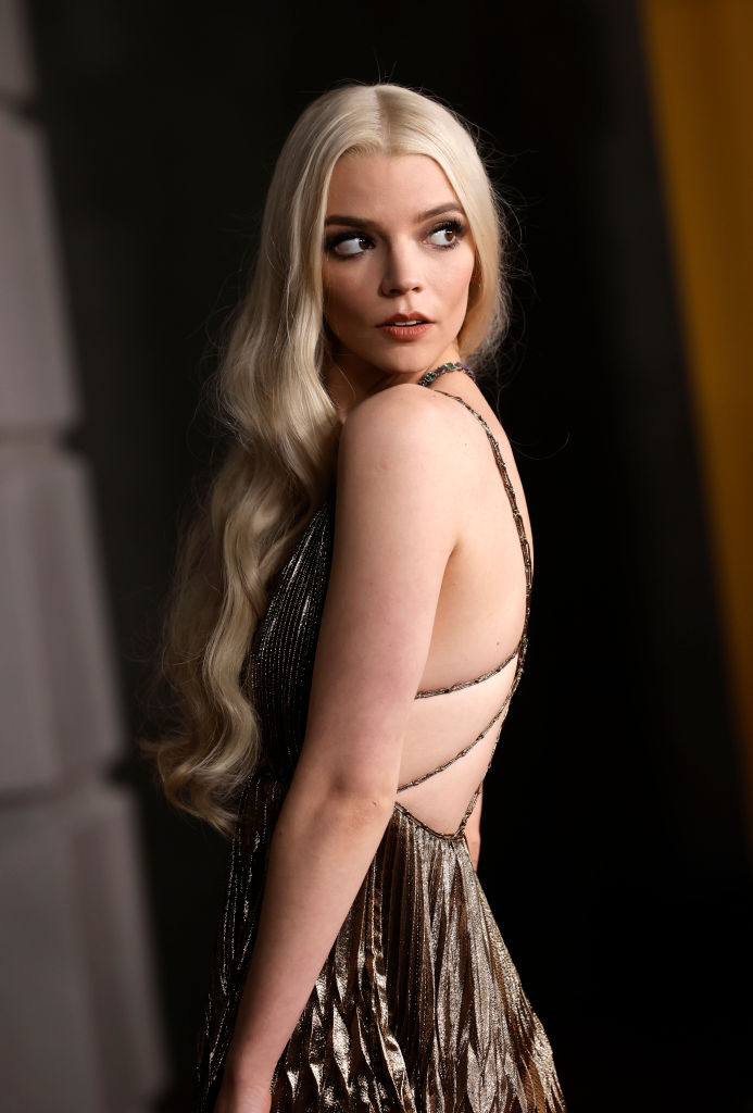 最稱職代言人！Anya Taylor-Joy 當上 Dior 全球品牌大使，立即以高訂禮服出席活動