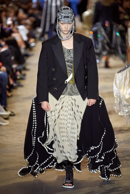 Louis Vuitton 與張曼玉的關係? 展開一段穿越古今的時空之旅| Spring / Summer 2022