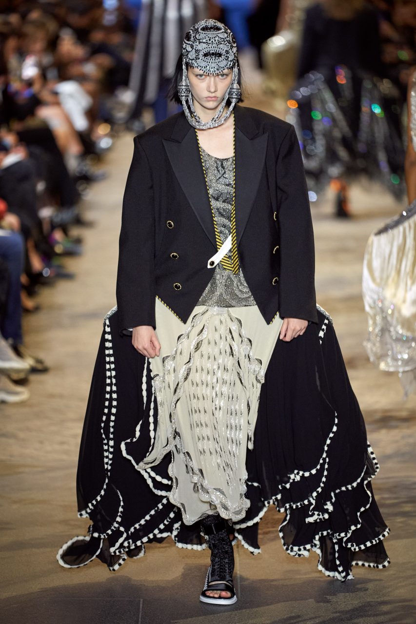 Louis Vuitton 與張曼玉的關係？ 展開一段穿越古今的時空之旅｜ Spring / Summer 2022
