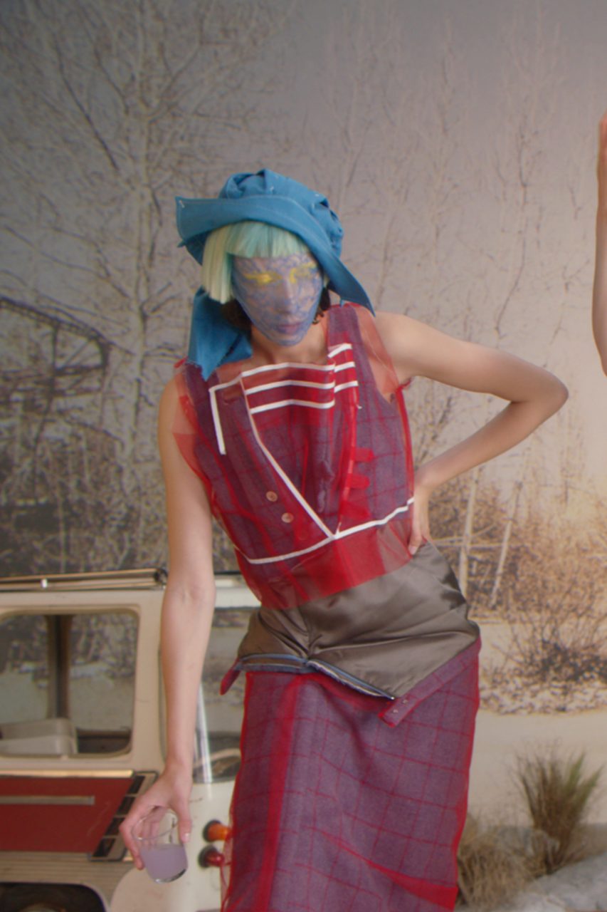 John Galliano 漁民主題的「工業化」史詩級藝術電影，續寫 Maison Margiela  「烏托邦青年」｜Spring/Summer 2022