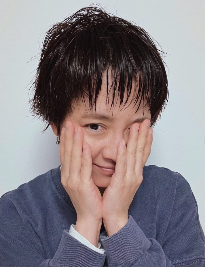 不一樣的宋智孝！全新「耳上激短髮」造型成為熱話
