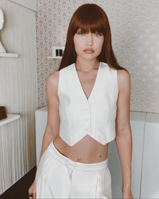 現在是劉海時代！Gigi Hadid、Kaia Gerber換上最新的劉海造型