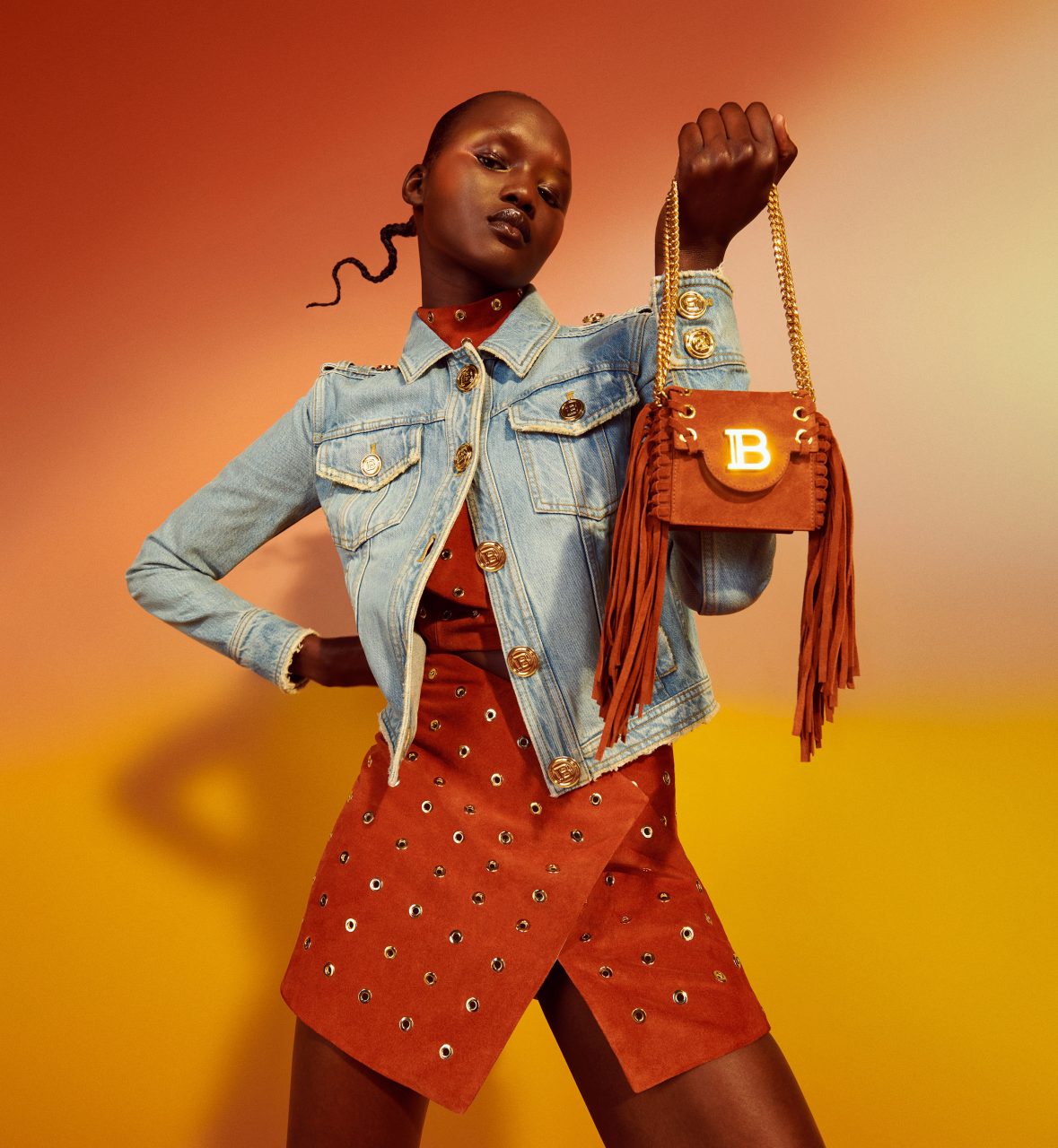 Balmain 推出以 Netflix 電影《復仇之淵 The Harder They Fall》主題的膠囊系列，更將登陸網購平台 Farfetch ！