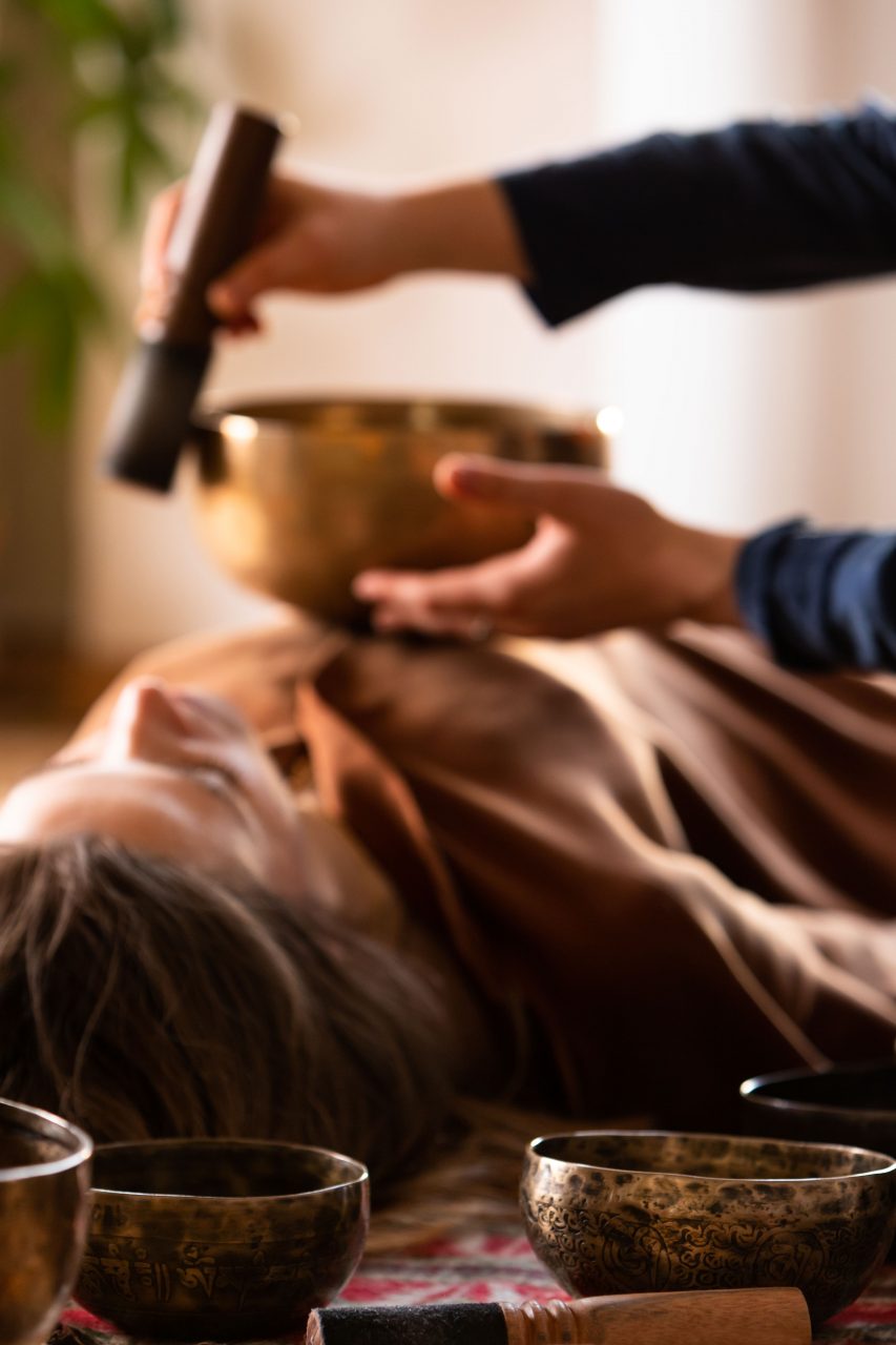 你身體上的七大脈輪究竟在哪？如何以「聲療」治療身心