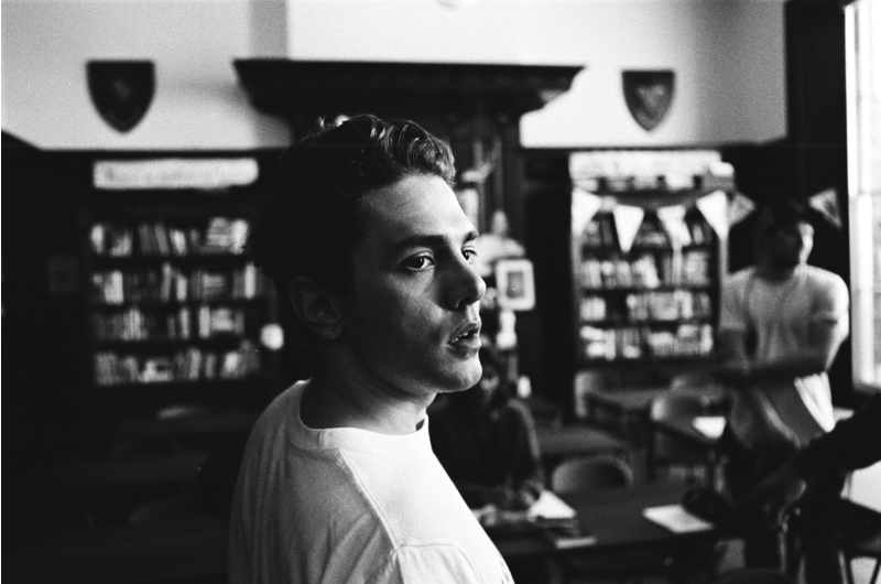 專訪執導 Prada Galleria 短片企劃的鬼才導演  Xavier Dolan：「忘記先入為主，才享有完全的自由」