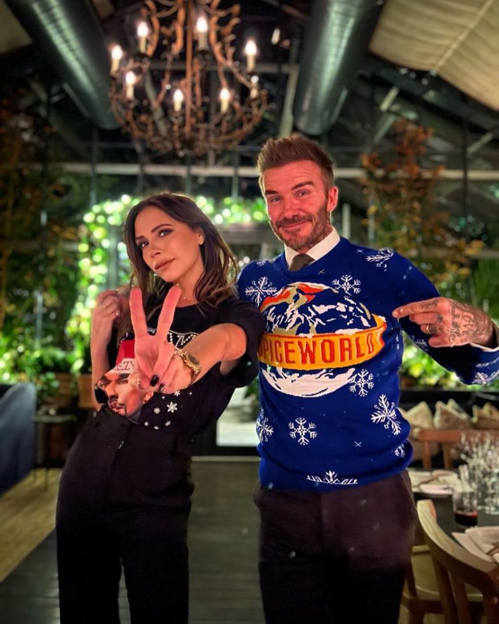 David Beckham 穿上 Spice Girls 限定聖誕毛衣，盤點碧咸一家近年聖誕造型