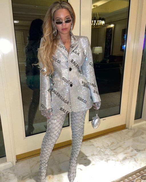 Beyoncé 帶來最閃亮的造型!穿上 Gucci 與 Balenciaga「The Hacker Project」系列的水晶鑲嵌套裝