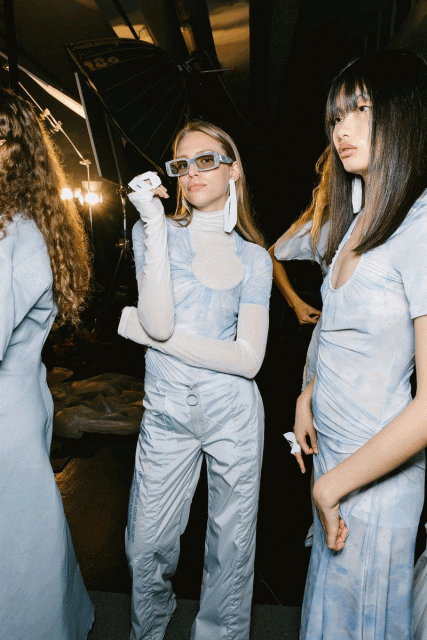 總結 2021年時尚:你可曾買過 Vivienne Westwood 珍珠 choker、Jacquemus 開胸冷衫、Nensi Dojaka 小黑裙? 17款時尚設計單品定義2021時尚