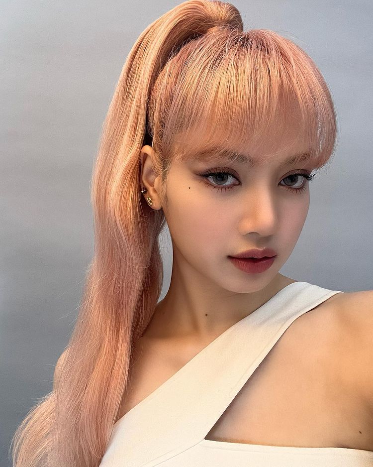 不再讓白皙女生專美！列舉 4 個小麥膚色女生必須了解的美妝小貼士