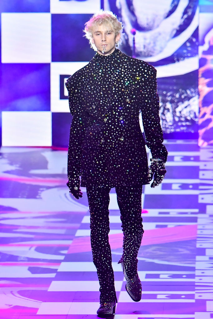 Machine Gun Kelly 驚喜亮相 Dolce & Gabbana 以塗鴉藝術發揮叛逆精神  ｜Fall 2022 Menswear