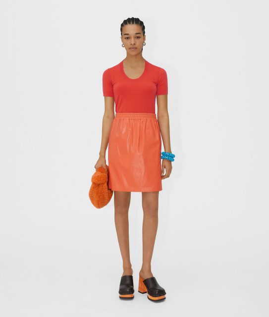 2022 春夏手袋情報|充滿活力的橙色手袋成大熱?從 Bottega Veneta 到 Chloé ,盤點各大名牌、設計師品牌值得入手的橙色袋款