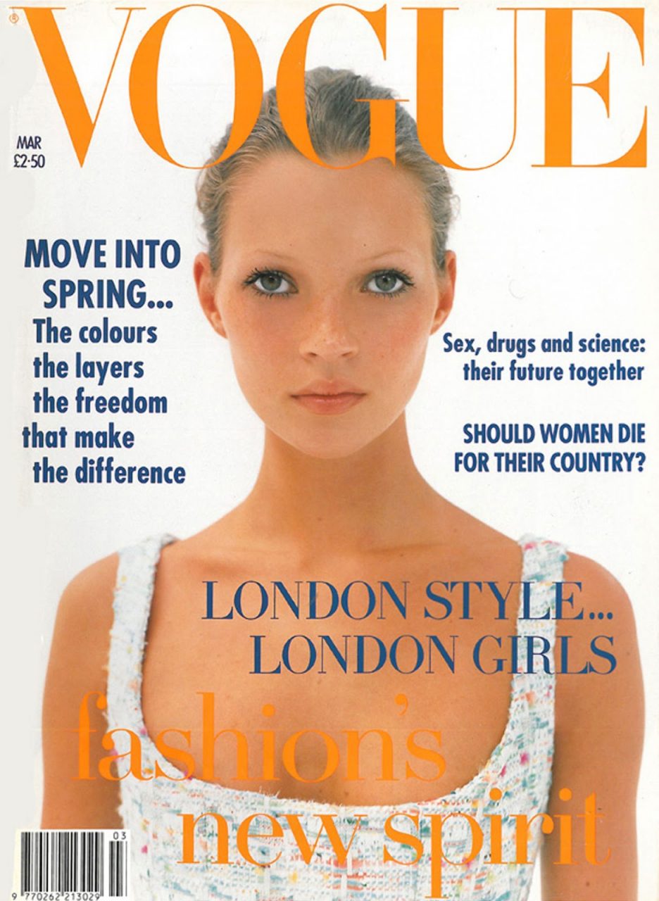 1993 年《Vogue》英國版 3 月號,是 Kate Moss 首次登上《Vogue》封面。