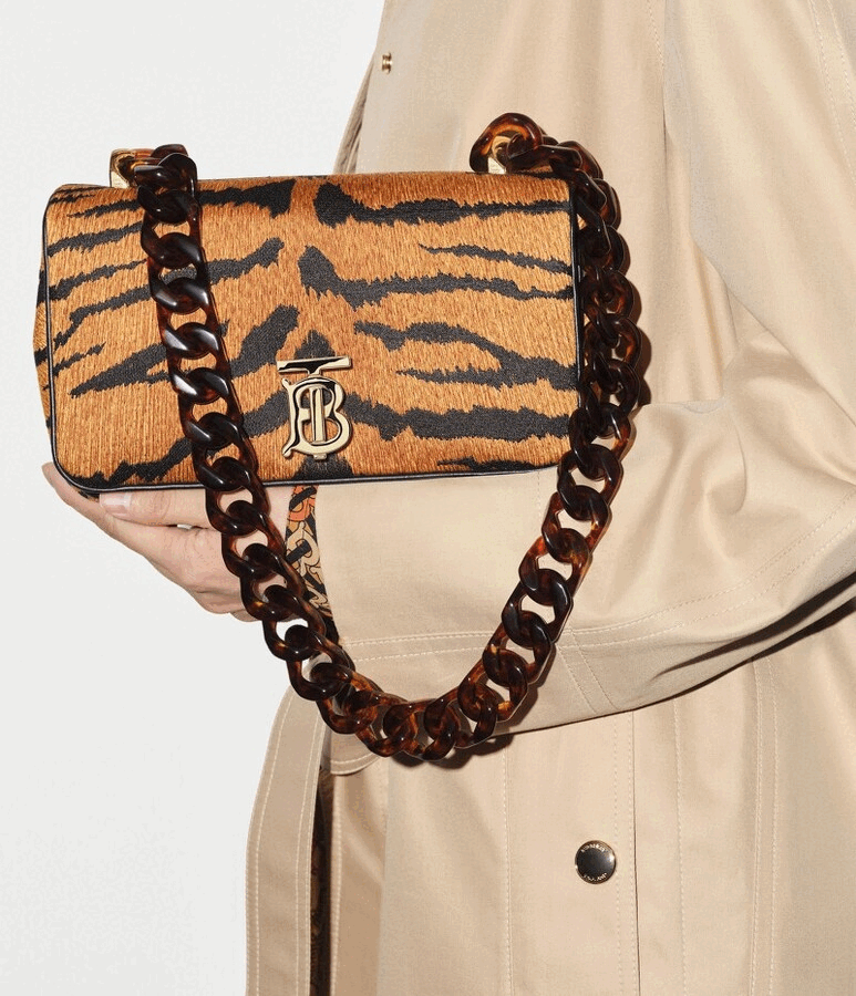 #FashionRoars｜盤點 2022 年農曆新年系列：推介 Gucci、Dior、Prada 及 Burberry 等推出「虎年限定」的賀年必備款式（持續更新）