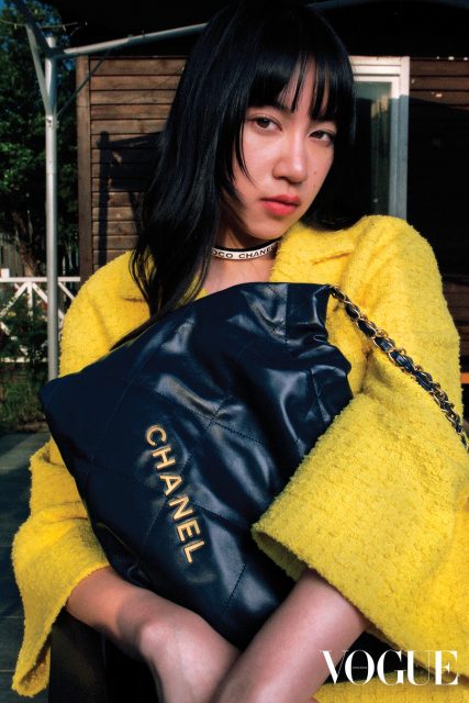 功能凌駕於時尚!2022 年春夏將會是「大容量手袋」的天下