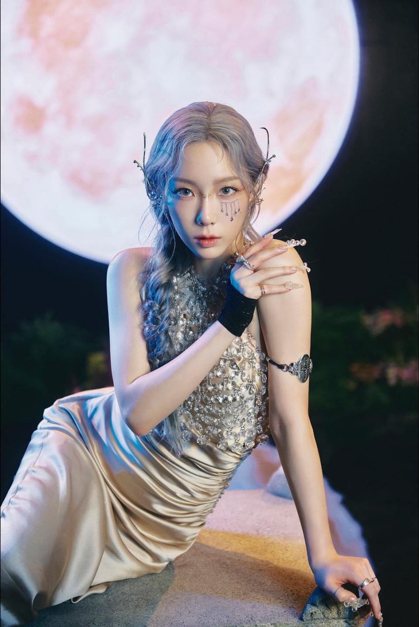 化身精靈系女神 ！太妍第3張專輯《INVU》正式發佈 同名主打曲以5套造型演繹前衛性感風格