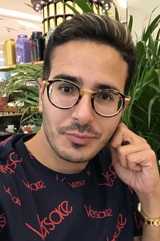 Netflix 紀錄片 《Tinder 詐騙王》「主角」Simon Leviev，意外走紅進軍荷里活？