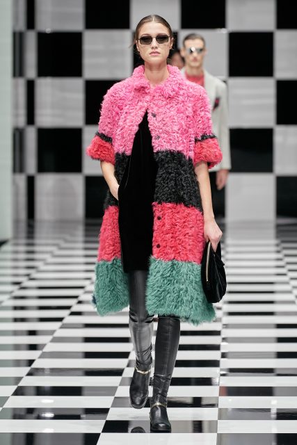 Emporio Armani 在華麗及玩味中譜寫一首色彩交響曲 | Fall/Winter 2022