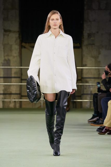 Bottega Veneta 創意總監 Matthieu Blazy 發布首個系列!是一場讓舊物再次煥然一新的 「Moving Forward」| Fall / Winter 2022