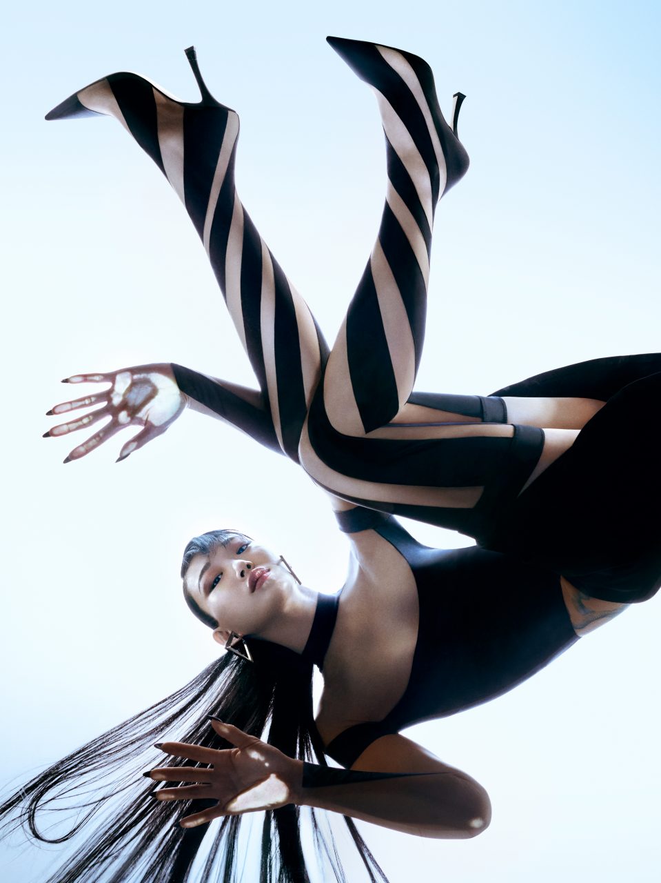 專訪 Jimmy Choo 和 Mugler 品牌創意總監｜聯乘推出90年代風格鞋履，為女性力量獻上頌歌