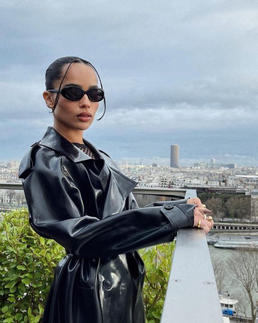 貓女也愛穿 Saint Laurent?《蝙蝠俠 The Batman》Zoë Kravitz 以性感全黑造型化身新一代 Catwoman