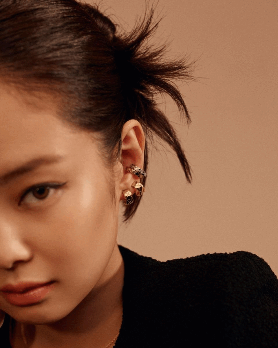 COCO CRUSH系列耳環重新演繹菱格紋的傳奇 | 由Blackpink Jennie親身示範法式時尚
