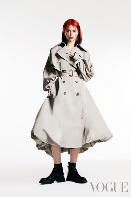 2022春夏時尚趨勢|乾濕褸再進化?從 Burberry、Mugler、Peter Do 今季值得你入手的設計感款式