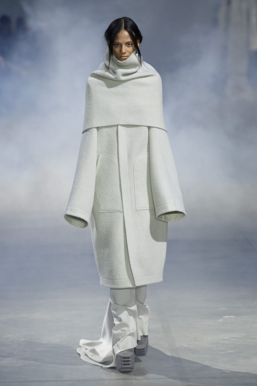 「在心碎的時候，美麗可以成為保持信仰的一種方式。」Rick Owens Fall/Winter 2022