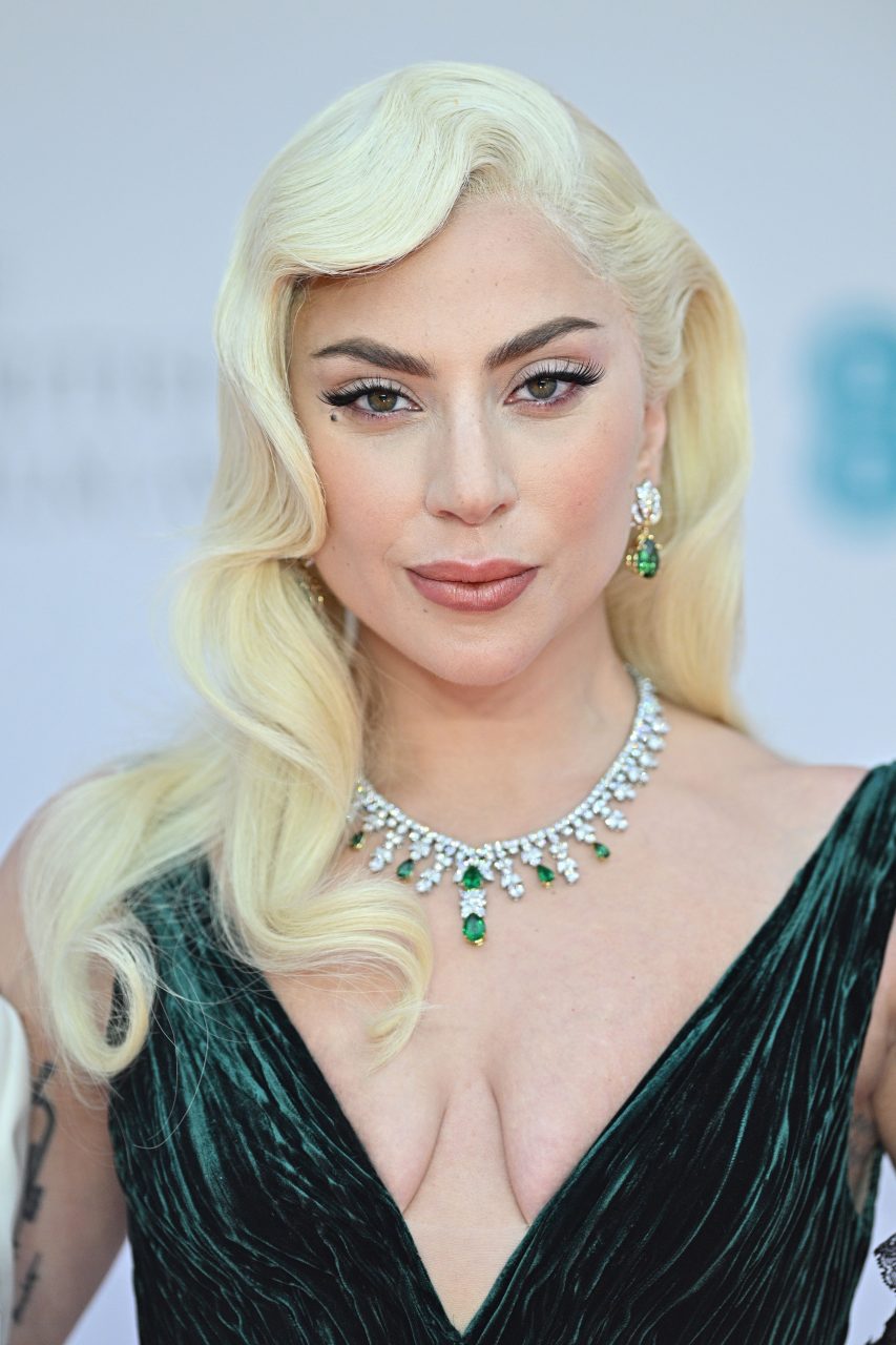 2022 BAFTAs 紅地毯造型你錯過了甚麼？怎麼可以不看女人最愛的珠寶首飾！揭開今年珠寶潮流趨勢