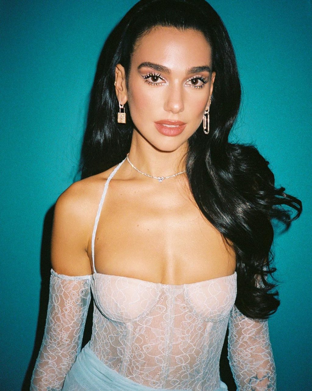 Dua Lipa 參演首部間諜電影《Argylle》將於今年登陸 Apple TV+！你必須知道有關這部電影的二三事
