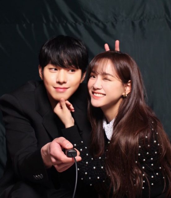 100%還原甜寵漫畫場景!Netflix熱播韓劇《社內相親》劇情及演員介紹