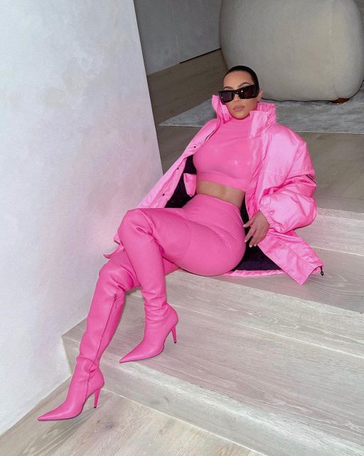 從 Riccardo Tisci 繆思到 Balenciaga 的最新面孔｜一起來看話題女王 Kim Kardashian 的造型進化史